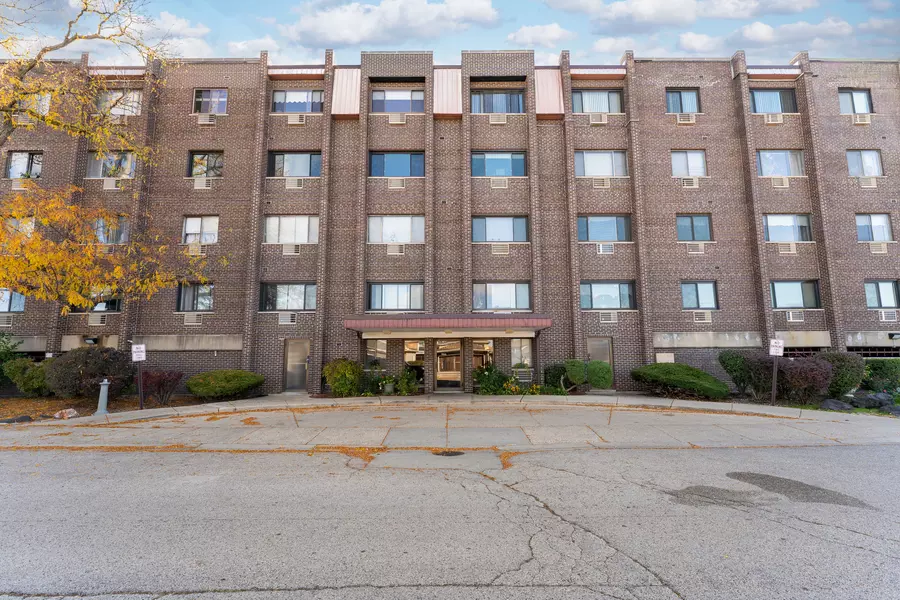 4623 N Chester AVE #410, Chicago, IL 60656