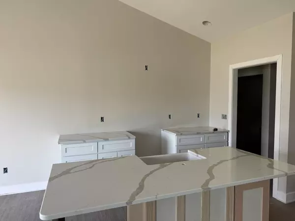 Urbana, IL 61802,3402 Melissa LN