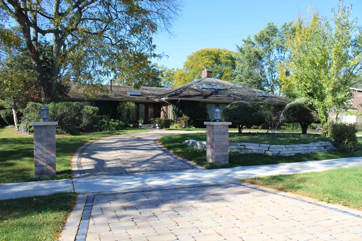 Northbrook, IL 60062,2290 Cedar CT