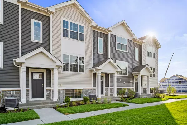 Hampshire, IL 60140,879 Briar Glen CT