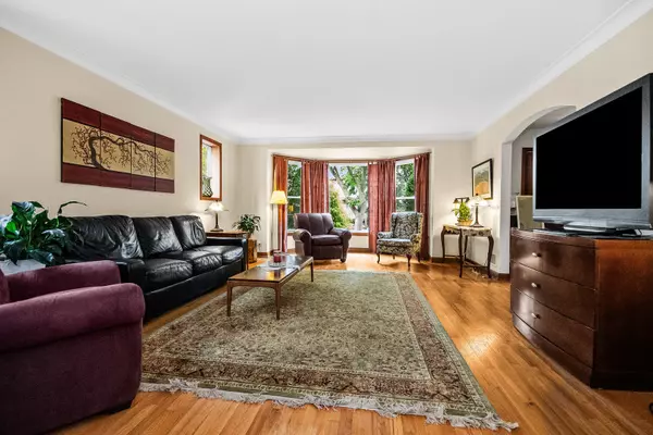 Chicago, IL 60659,5706 N Mozart ST