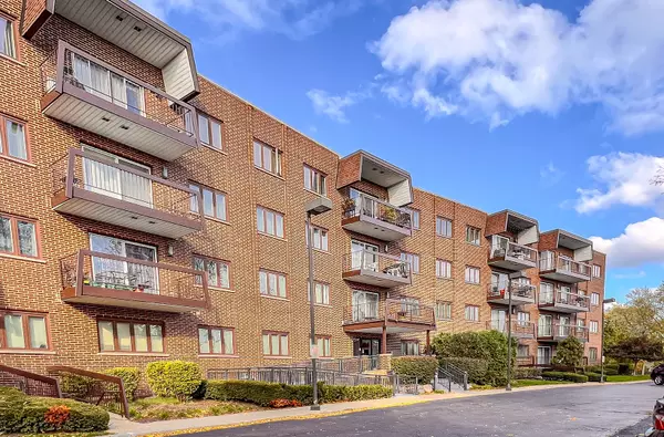 400 E Dundee RD #207C, Buffalo Grove, IL 60089