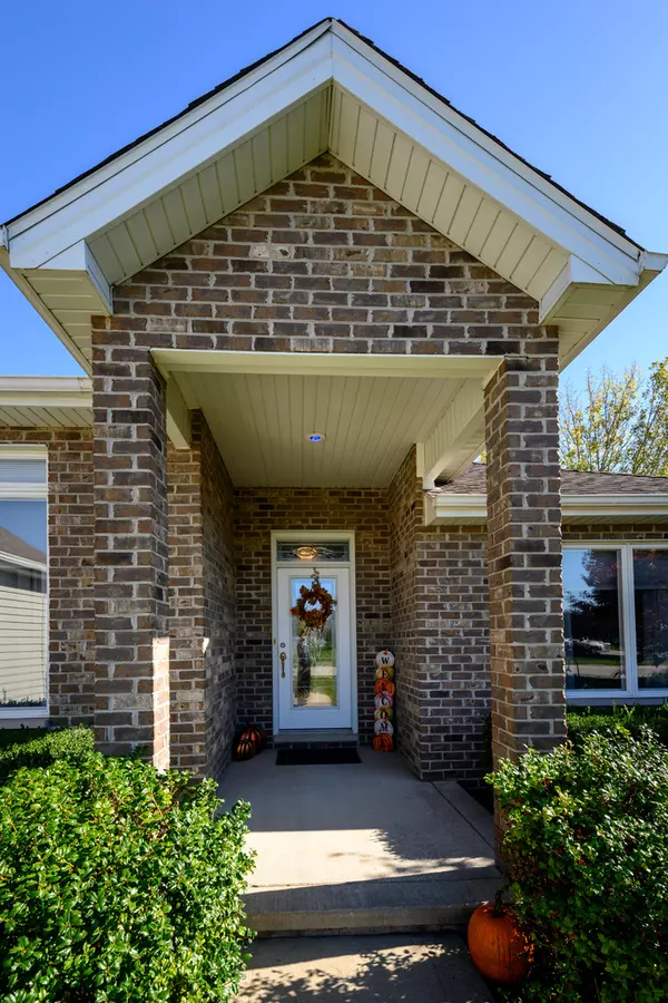 Manteno, IL 60950,592 S Walnut ST