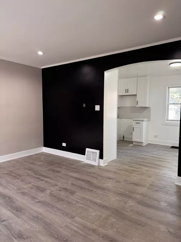 Chicago, IL 60617,2552 E 96th ST