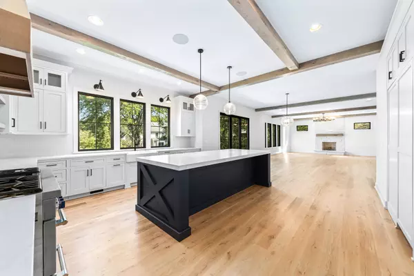 Naperville, IL 60563,1314 N Eagle ST