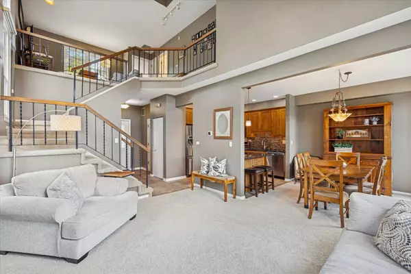 Glendale Heights, IL 60139,56 N Golfview CT