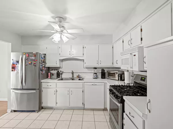 Chicago, IL 60638,6659 W 64th PL #305