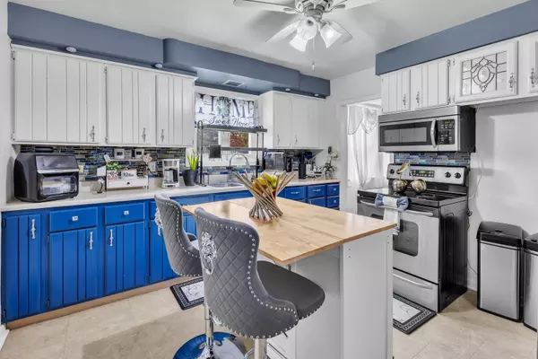 Brookfield, IL 60513,4617 Blanchan AVE