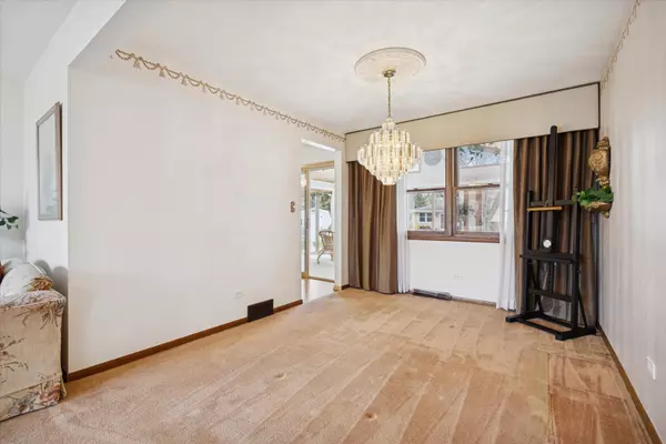 Downers Grove, IL 60516,9S215 Florence AVE