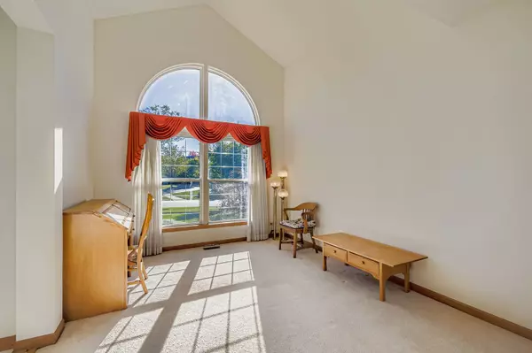 Bartlett, IL 60103,1920 Butler DR