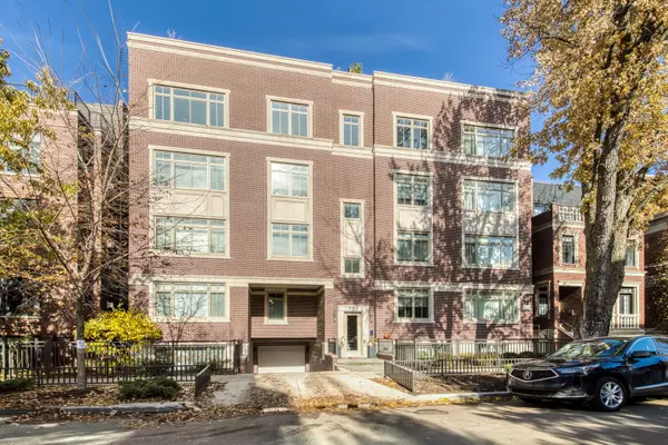 736 W Melrose ST #3W, Chicago, IL 60657