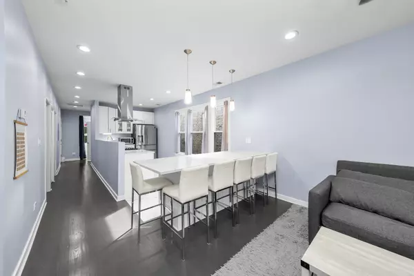 Chicago, IL 60618,3847 N Spaulding AVE