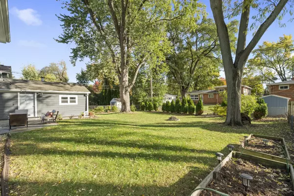 Palatine, IL 60067,223 W Glade RD