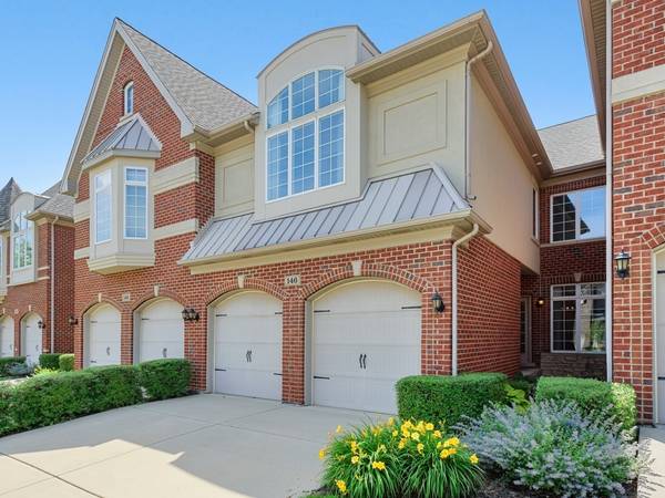 146 Paxton RD #4, Bloomingdale, IL 60108