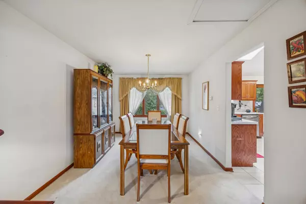 Oak Forest, IL 60452,5524 Christopher DR