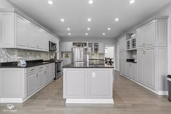 Crete, IL 60417,27047 Pebble Beach CT