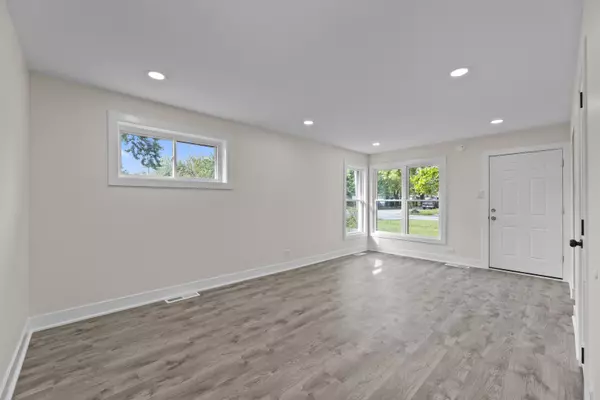 Lansing, IL 60438,17157 Chicago AVE