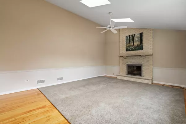 Orland Park, IL 60462,15642 Plum Tree DR