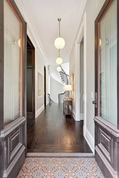 Chicago, IL 60622,1407 N Hoyne AVE