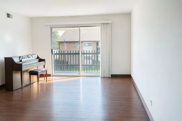 Willowbrook, IL 60527,14B Kingery Quarter #207