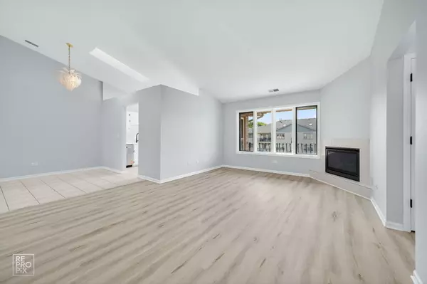 Tinley Park, IL 60477,6680 183rd ST #3A