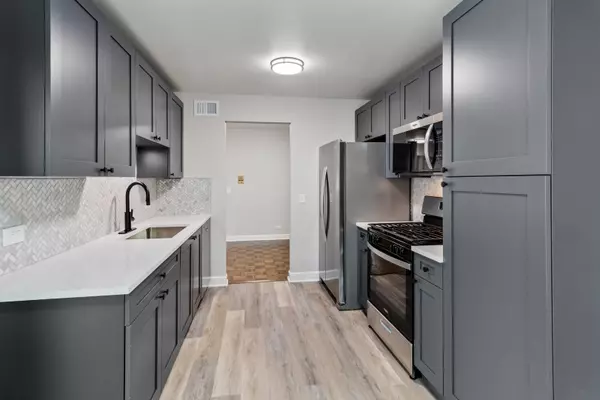 Wheeling, IL 60090,1182 Buckingham CT #D2