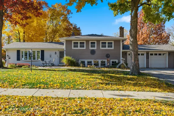 817 Woodland Hills RD, Batavia, IL 60510