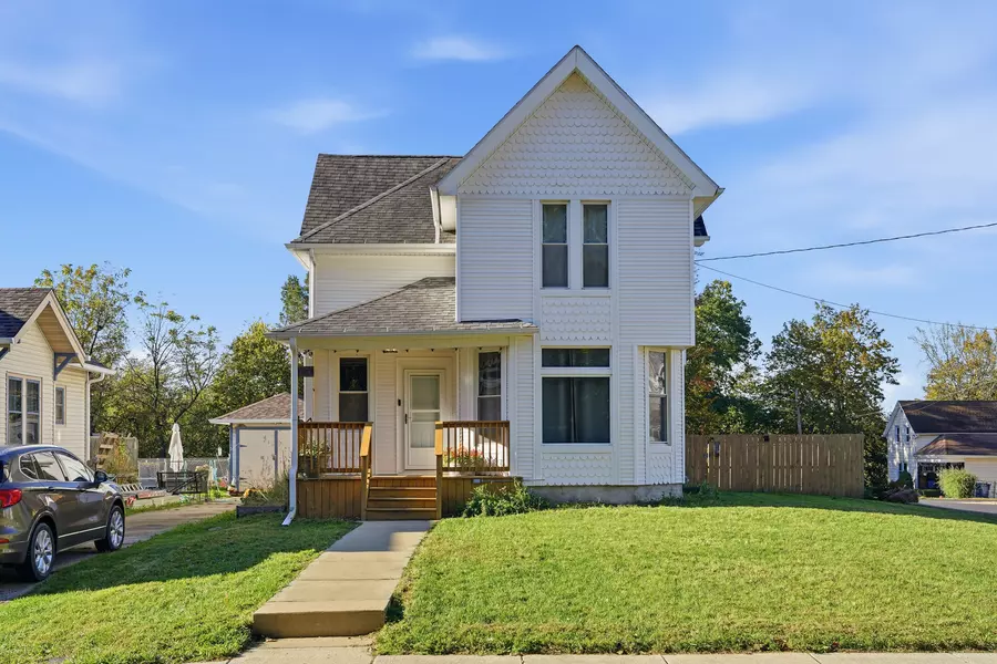 1103 Highland AVE, Dixon, IL 61021