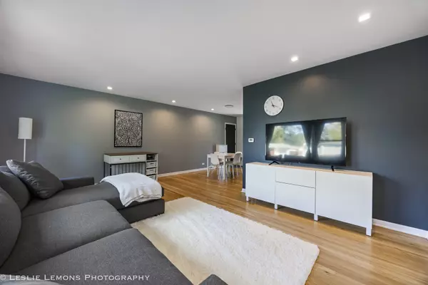 Villa Park, IL 60181,1S325 Buttercup LN