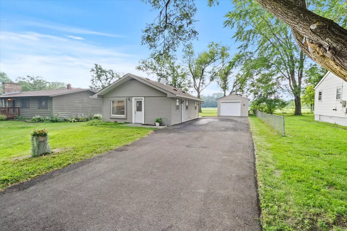 Mchenry, IL 60050,3015 Virginia AVE