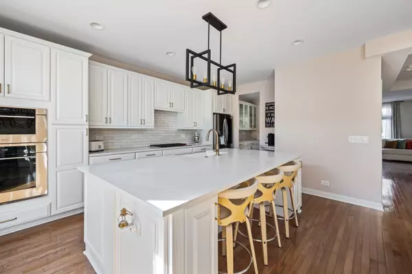 Glenview, IL 60026,1856 Admiral CT