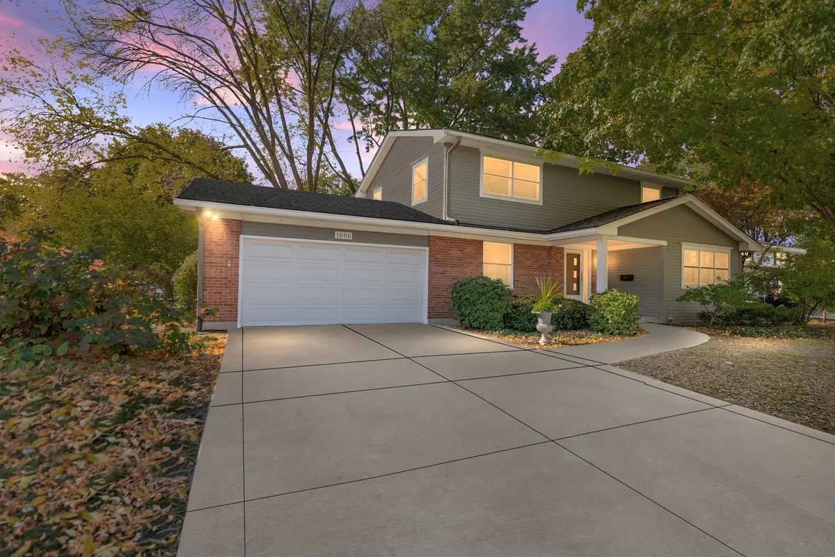 Elgin, IL 60123,1666 Lin Lor CT