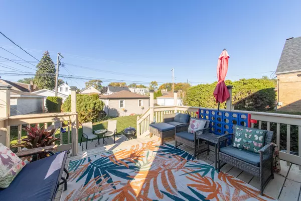 Chicago, IL 60634,3312 N New England AVE