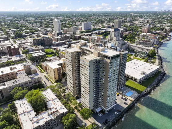 Chicago, IL 60660,6301 N Sheridan RD #11R