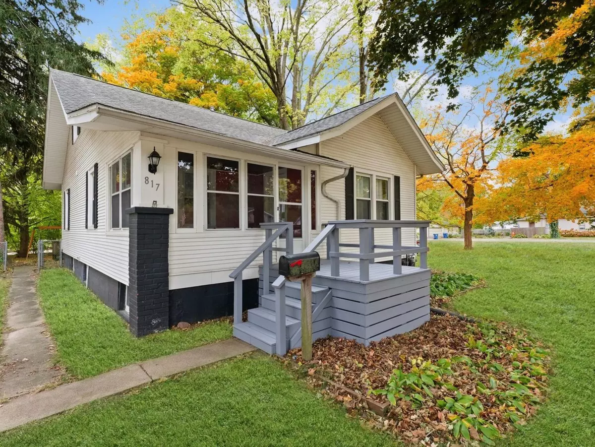 Monticello, IL 61856,817 E High ST