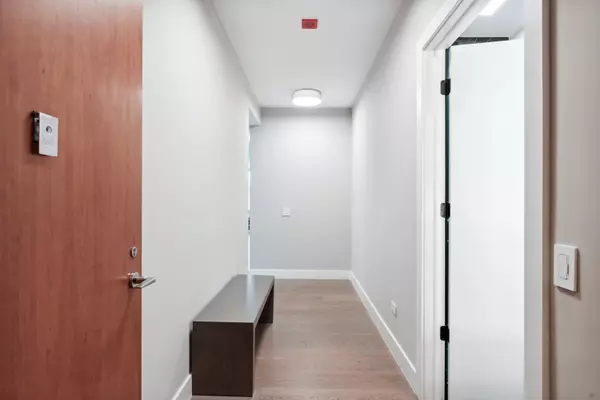 Chicago, IL 60654,501 N CLINTON ST #2004