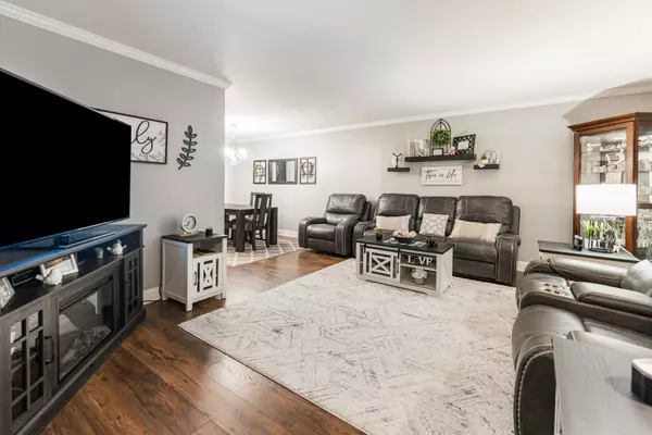 Lombard, IL 60148,716 E Wilson AVE