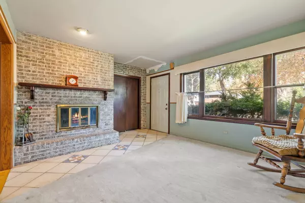 Westmont, IL 60559,210 N Grant ST