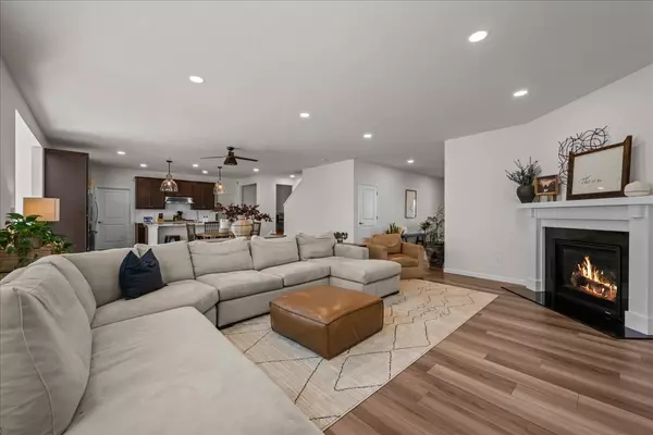 Batavia, IL 60510,348 Branson DR