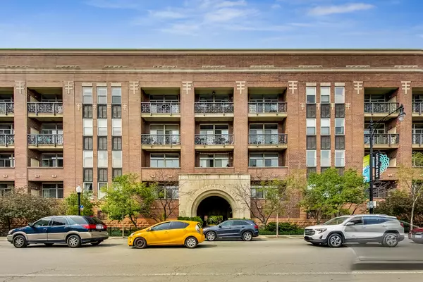 1350 W Fullerton AVE #304, Chicago, IL 60614