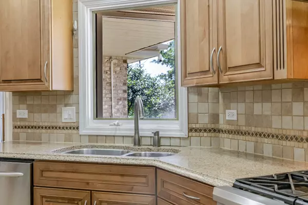 Orland Park, IL 60467,18028 Esther DR