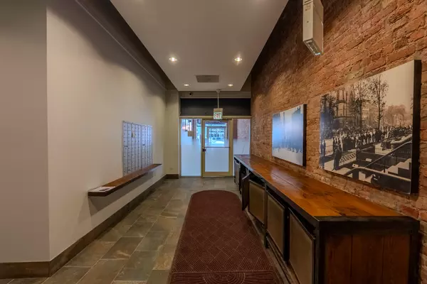 Chicago, IL 60616,1631 S Michigan AVE #401