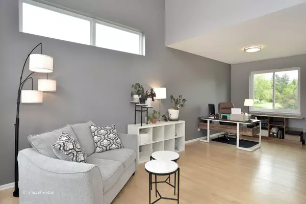 Mchenry, IL 60050,2012 Spring Creek LN