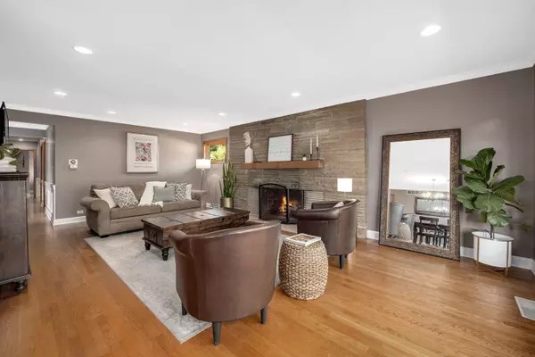 Western Springs, IL 60558,5305 Howard AVE