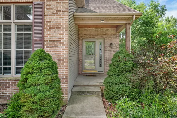 Seneca, IL 61360,300 Village LN