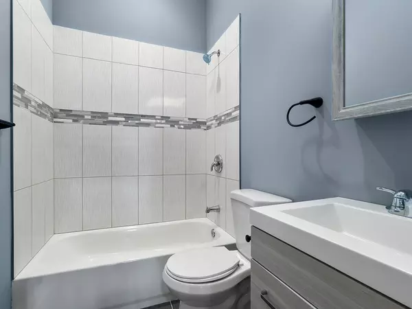 Chicago, IL 60644,5939 W Superior ST #1