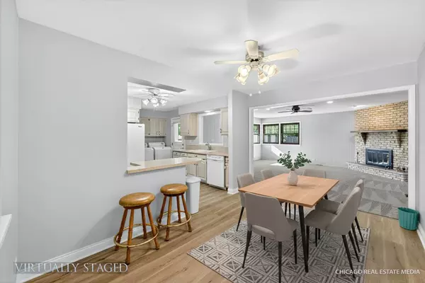 Elk Grove Village, IL 60007,1052 Maple LN