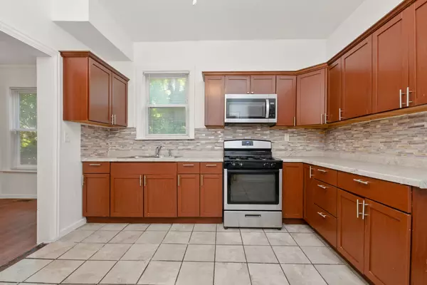 Chicago, IL 60619,7642 S Dante AVE