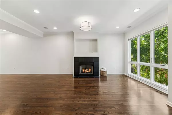 Chicago, IL 60612,2225 W Madison ST #7