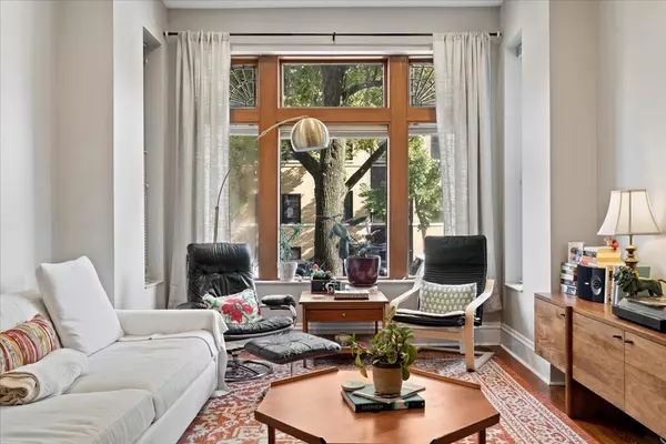 Chicago, IL 60613,4004 N Clarendon AVE #1